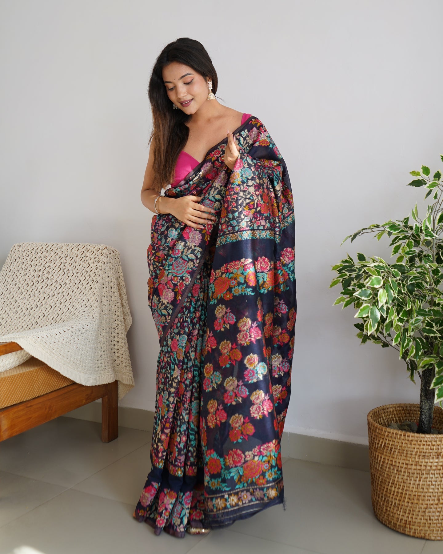 Kashmiri Weaving Multiple color thread weaving pure zari weaving Blue coloured saree