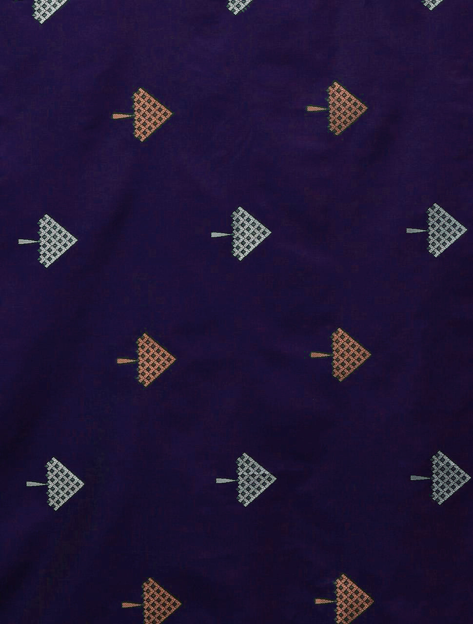 THE BANARASI SAREEIS MADE UP OF SILK THREADS WOVEN USING