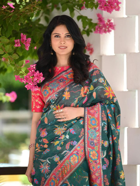 Kashmiri Weaving Multiple color thread weaving pure zari weaving Green coloured saree