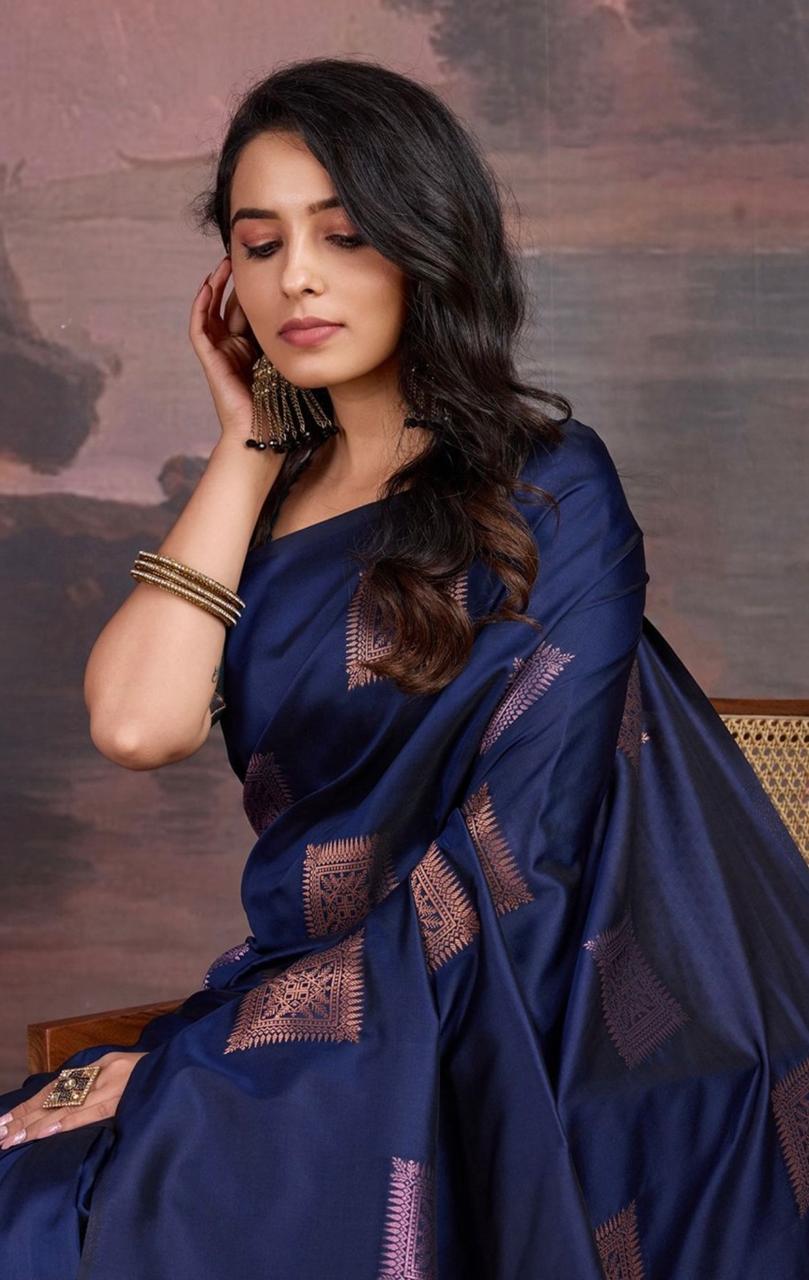 THE BANARASI SAREEIS MADE UP OF SILK THREADS WOVEN USING