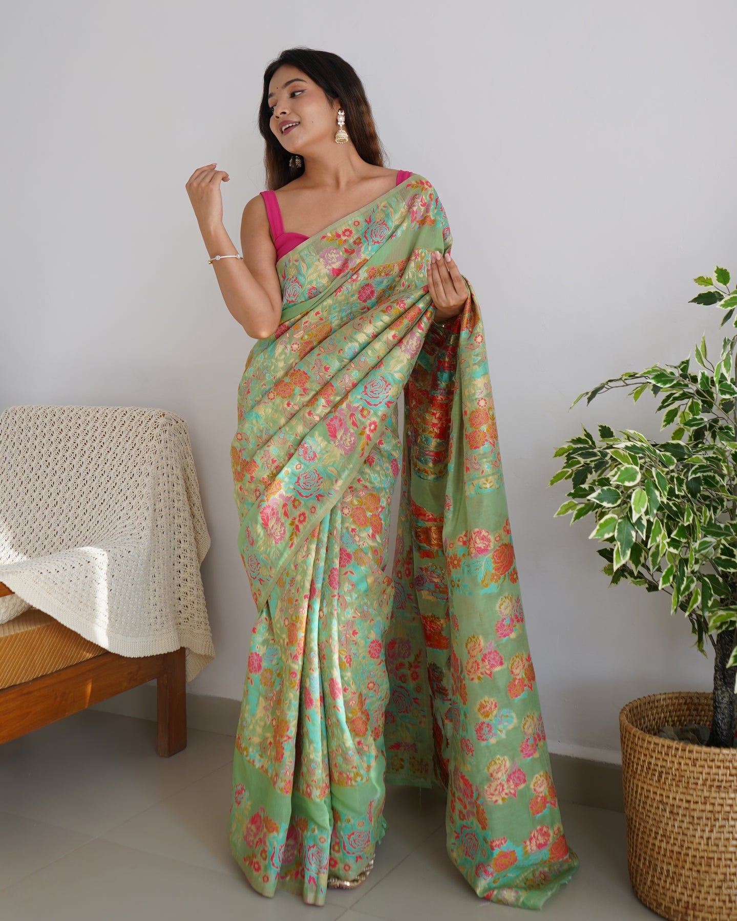 Kashmiri Weaving Multiple color thread weaving pure zari weaving Pista coloured saree
