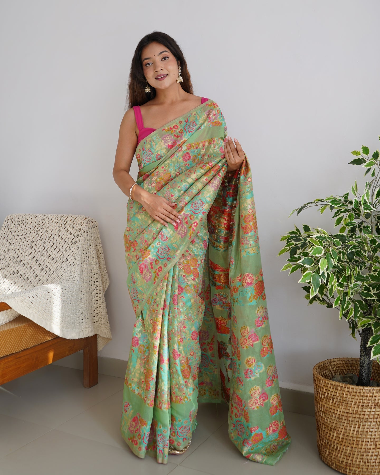 Kashmiri Weaving Multiple color thread weaving pure zari weaving Pista coloured saree