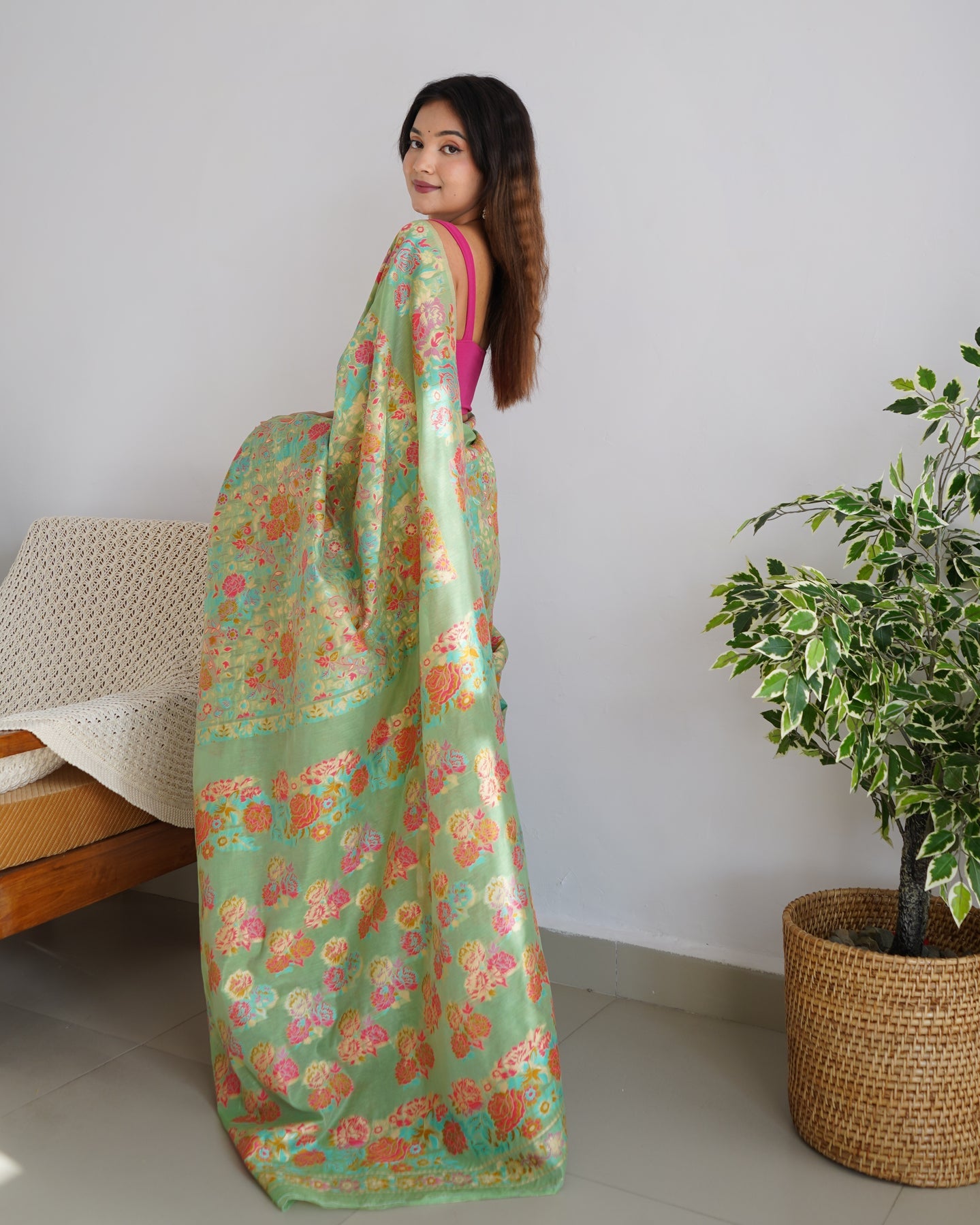 Kashmiri Weaving Multiple color thread weaving pure zari weaving Pista coloured saree