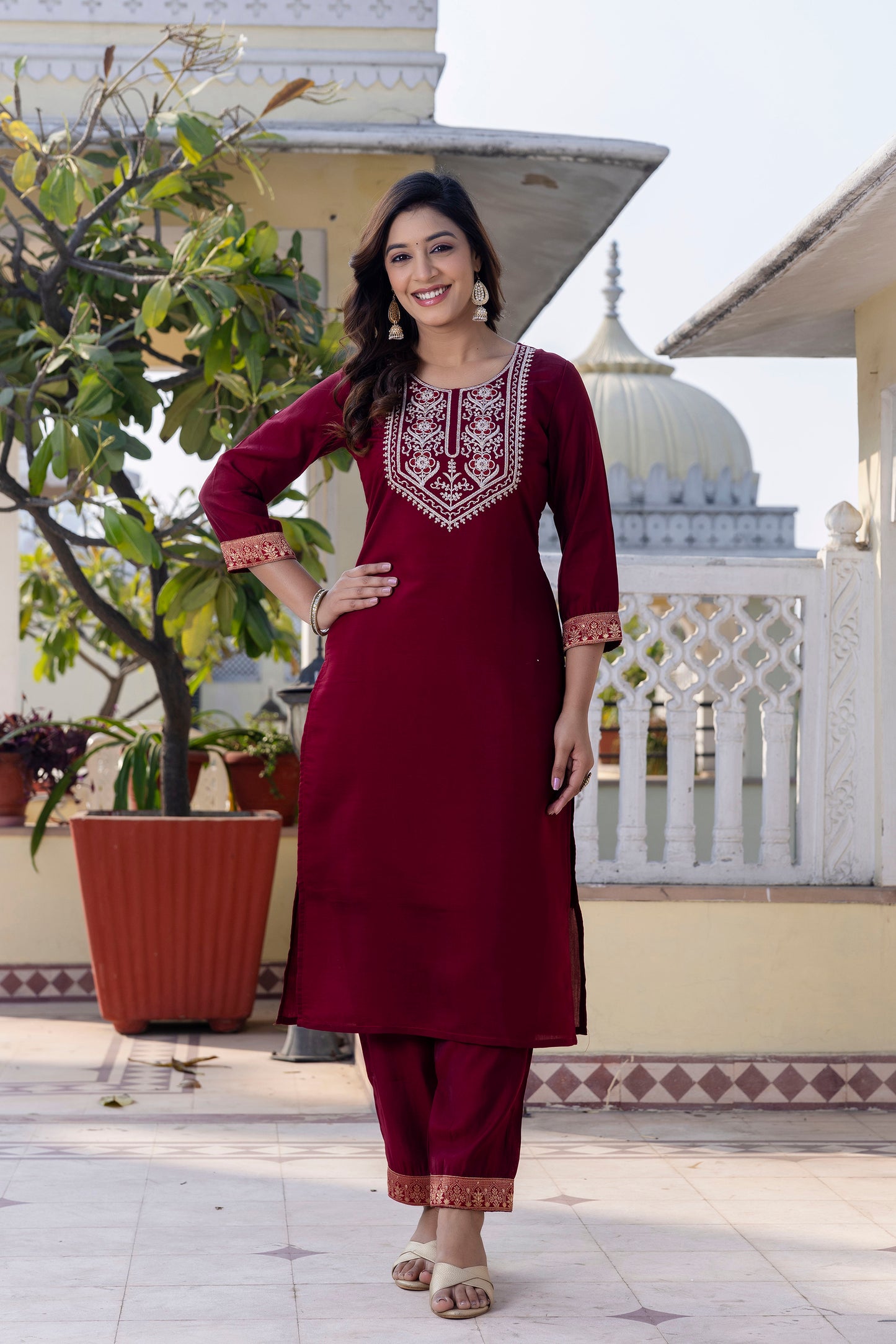 RED COLOURED TREDITIONAL WEAR KURTA SET