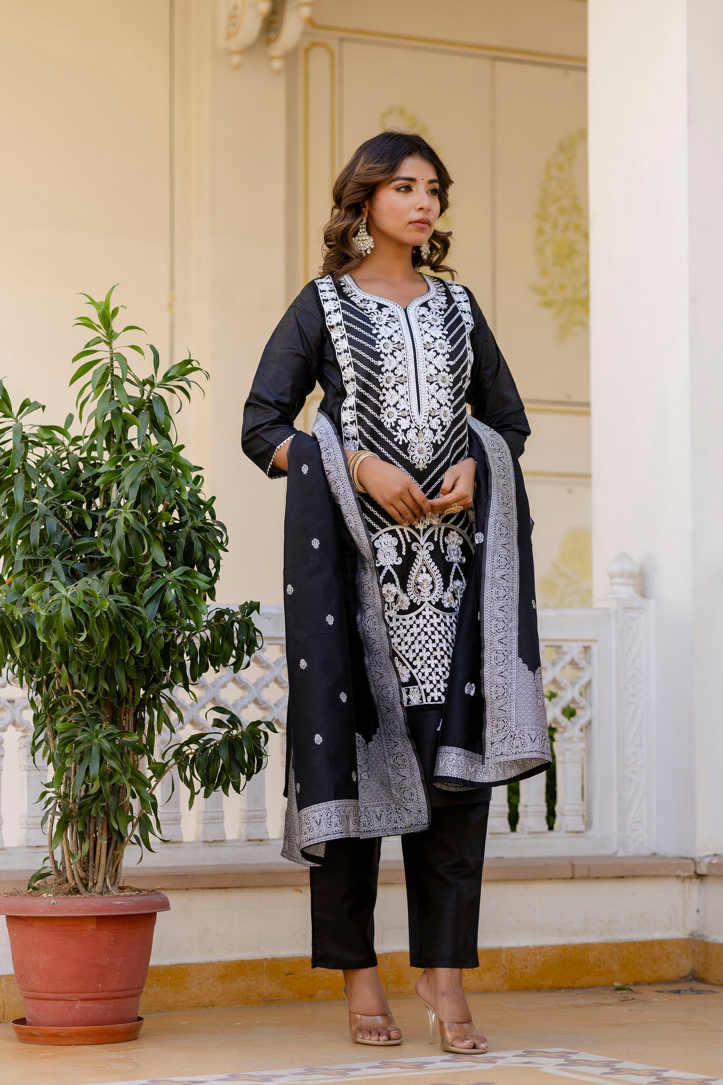 BLACK COLOURED WOMEN'S PURE SILK KURTA WITH DUPATTA SET