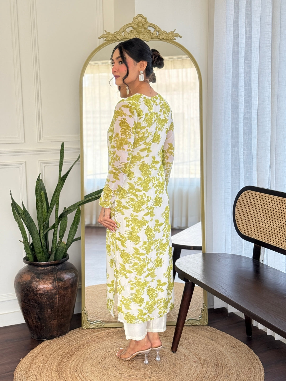 GREEN COLOURED WOMEN'S GEORGETTE KURTA WITH PANT DUPATTA SET