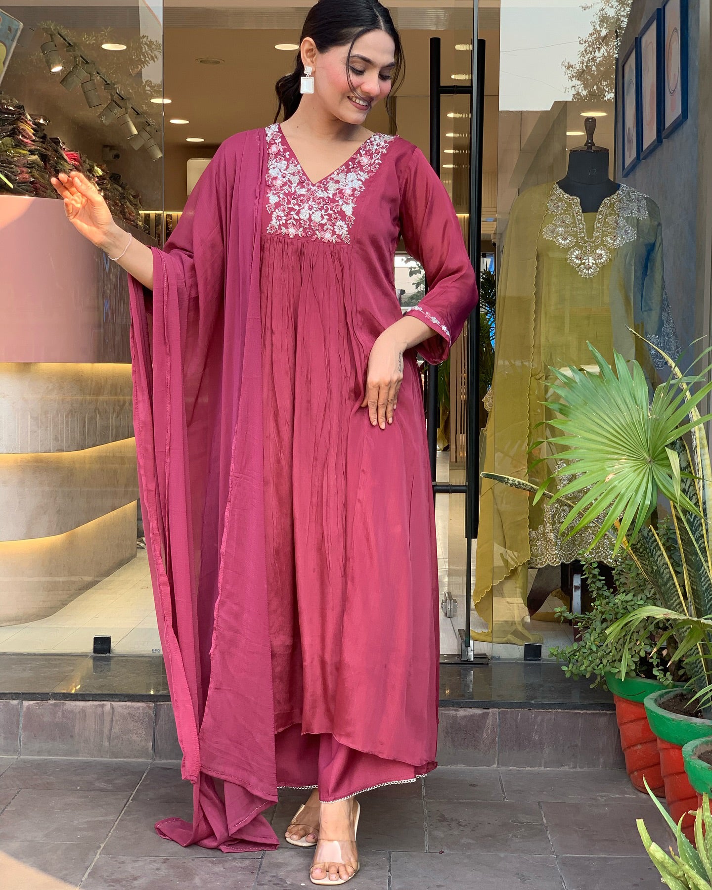 PINK COLOURED WOMEN'S VISCOSE CHINNON EMBROIDERED KURTA WITH PANT DUPATTA SET