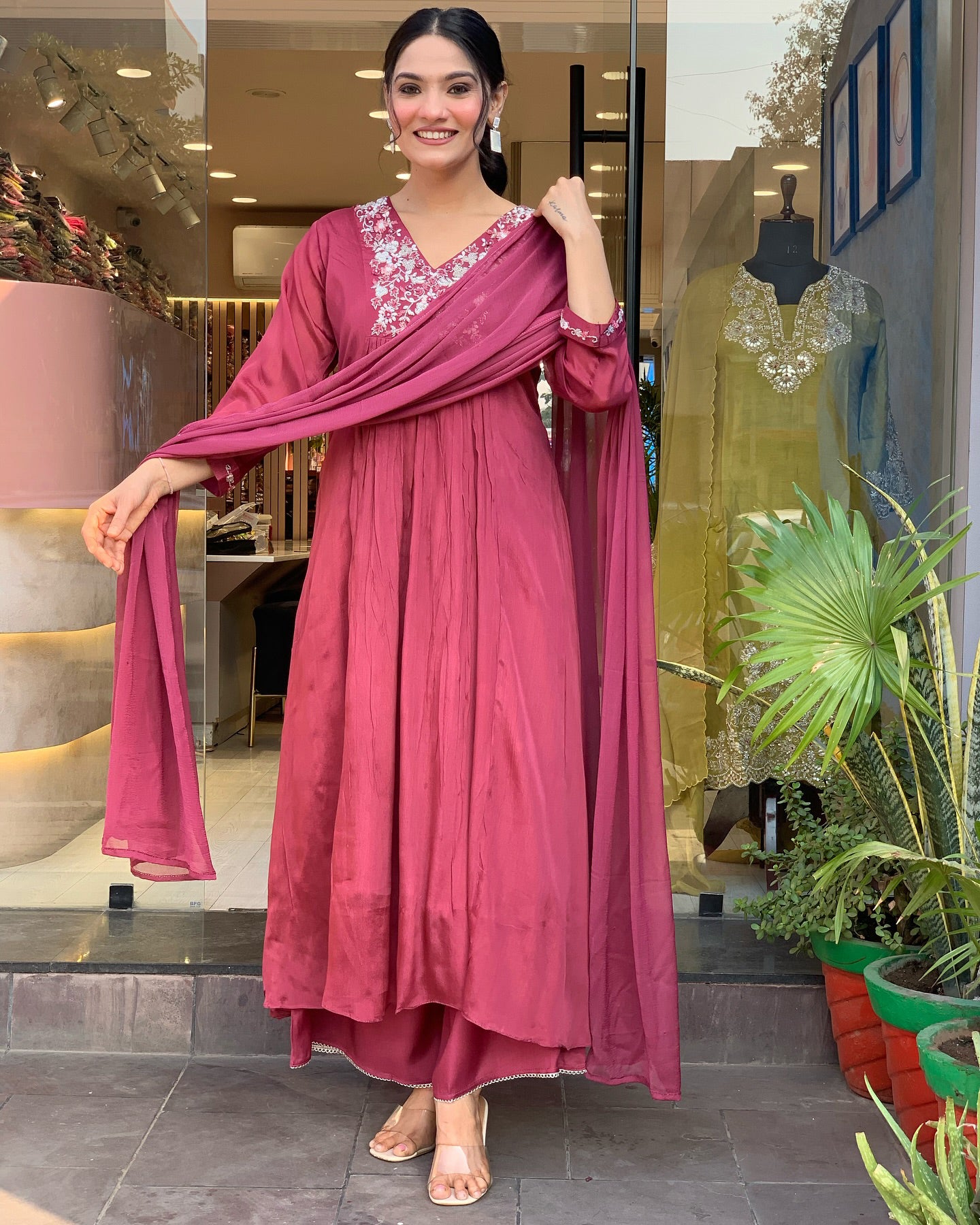 PINK COLOURED WOMEN'S VISCOSE CHINNON EMBROIDERED KURTA WITH PANT DUPATTA SET