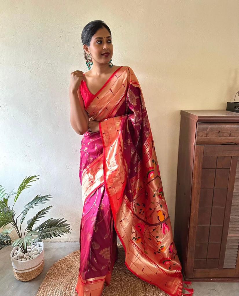 FEATURING PURE SILK THREADS WOVEN WITH INTRICATE TECHNIQUES BANARASI SAREE