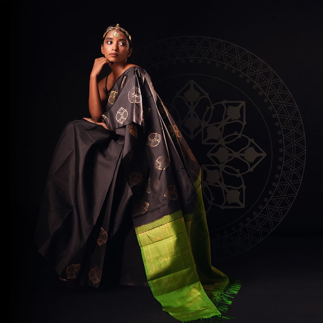 THE BANARASI SAREEIS MADE UP OF SILK THREADS WOVEN USING