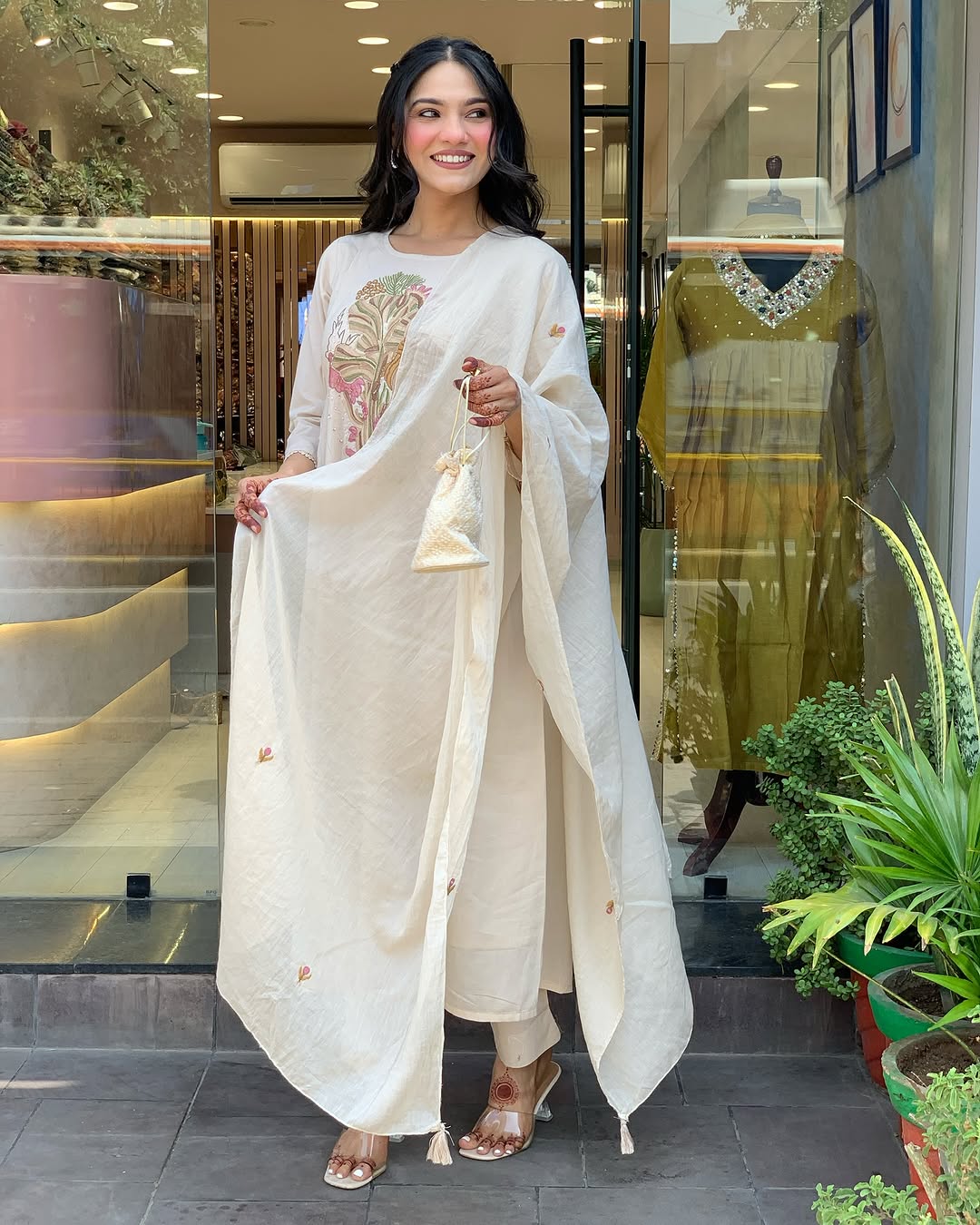 CREAM COLOURED WOMEN'S RAYON KURTA WITH DUPATTA SET
