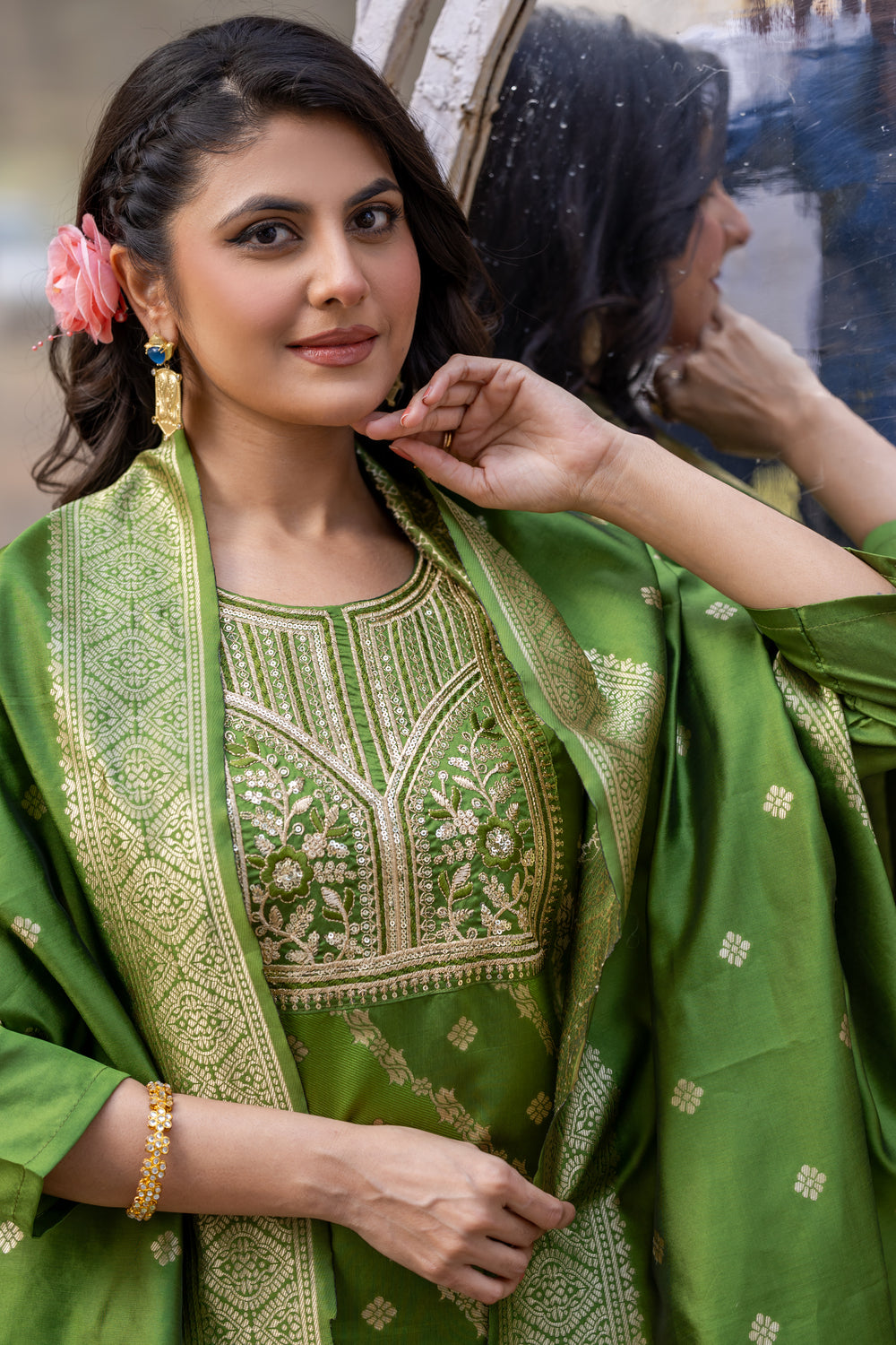GREEN COLOURED TREDITIONAL WEAR KURTA SET