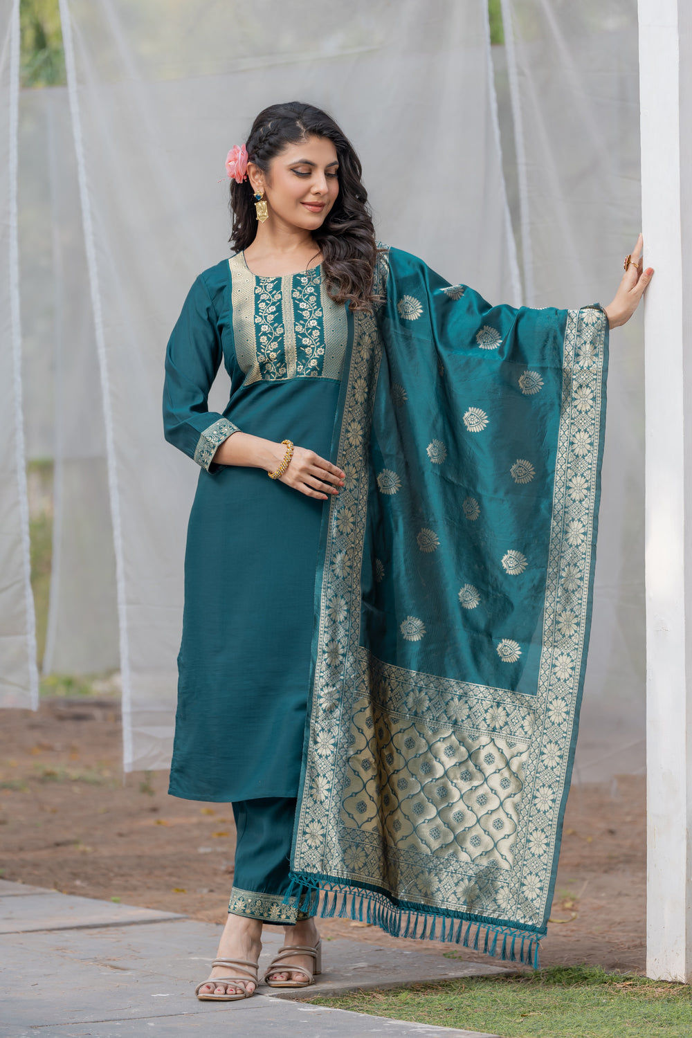 GREEN COLOURED TREDITIONAL WEAR KURTA SET