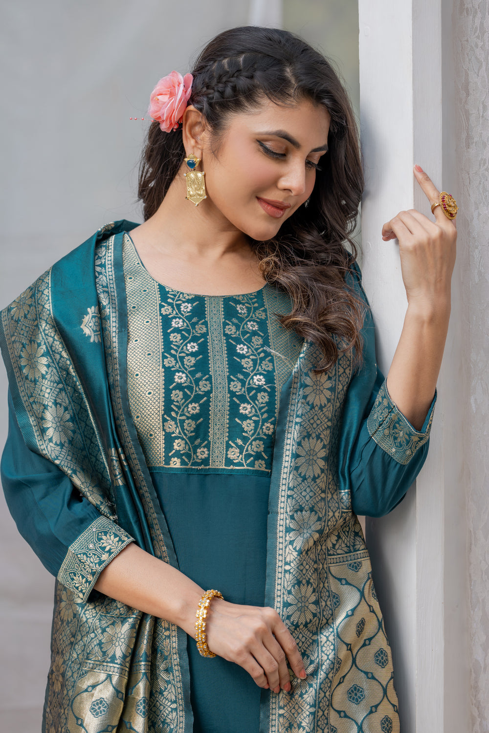 GREEN COLOURED TREDITIONAL WEAR KURTA SET