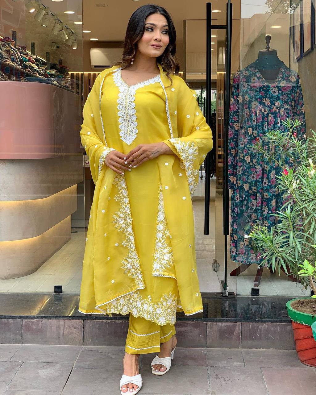 YELLOW COLOURED WOMEN'S PURE RUSSIAN SILK EMBROIDERED KURTA WITH PANT DUPATTA SET