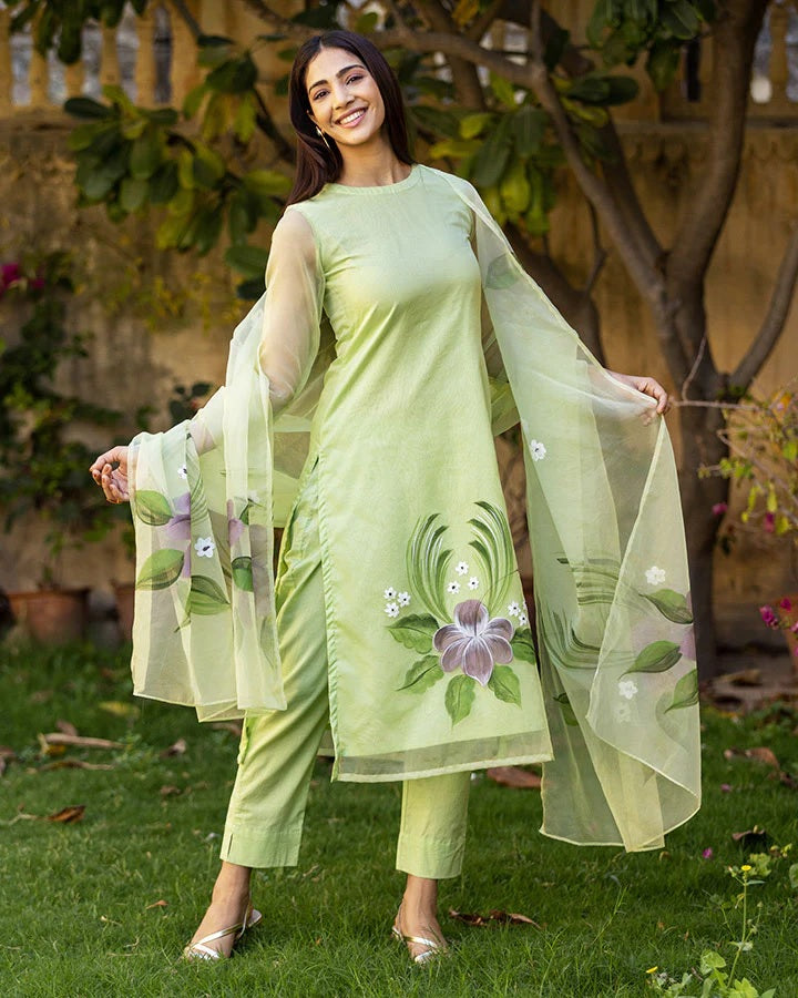 Beautifull Organza tabby Fabriced Hand Printed Demanding Kurta Set