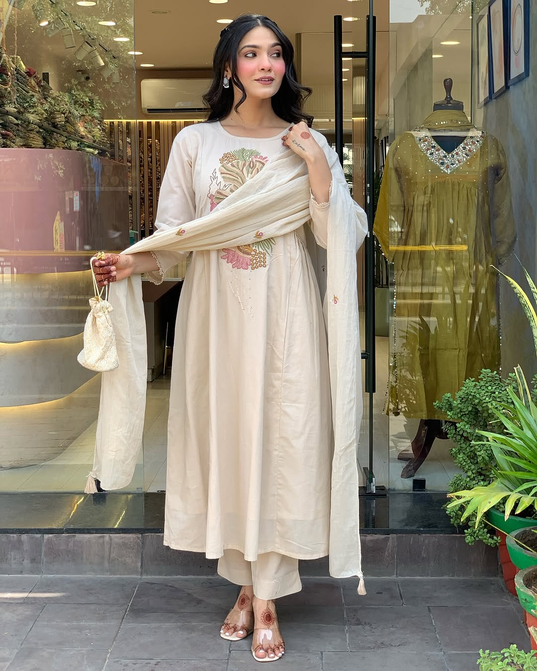 CREAM COLOURED WOMEN'S RAYON KURTA WITH DUPATTA SET