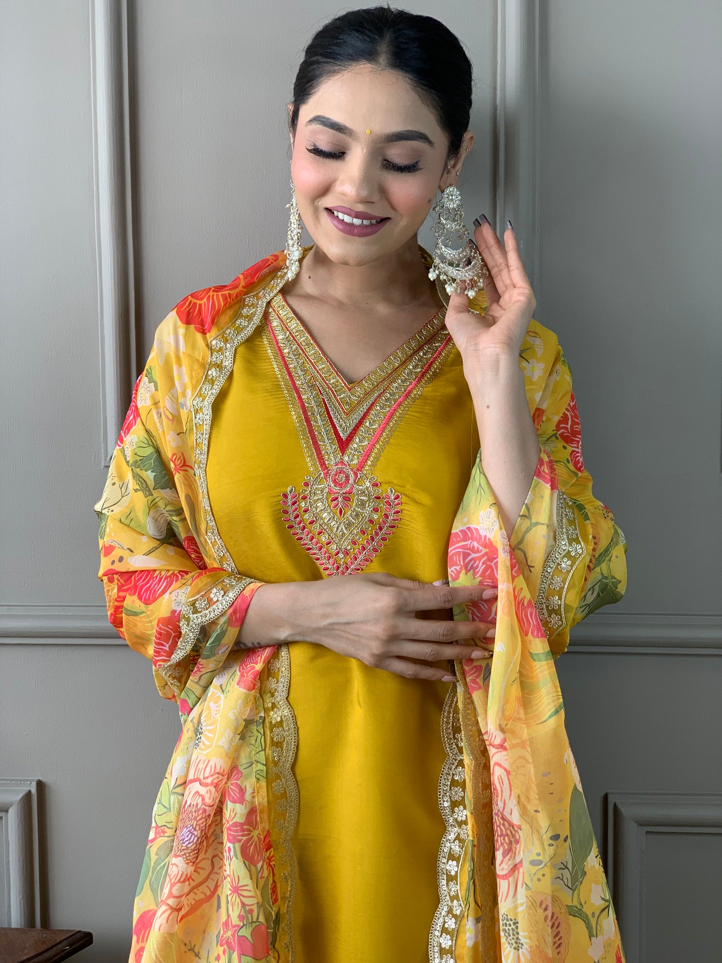 YELLOW COLOURED Women Embroidered Chanderi Kurta set