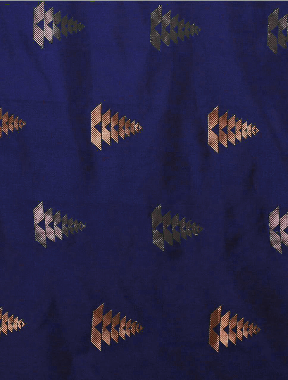 THE BANARASI SAREEIS MADE UP OF SILK THREADS WOVEN USING