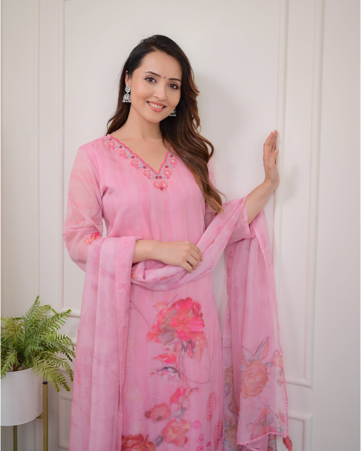 HARLIN LIGHT PINK COLOURED WOMEN'S EMBROIDERY KURTA SET