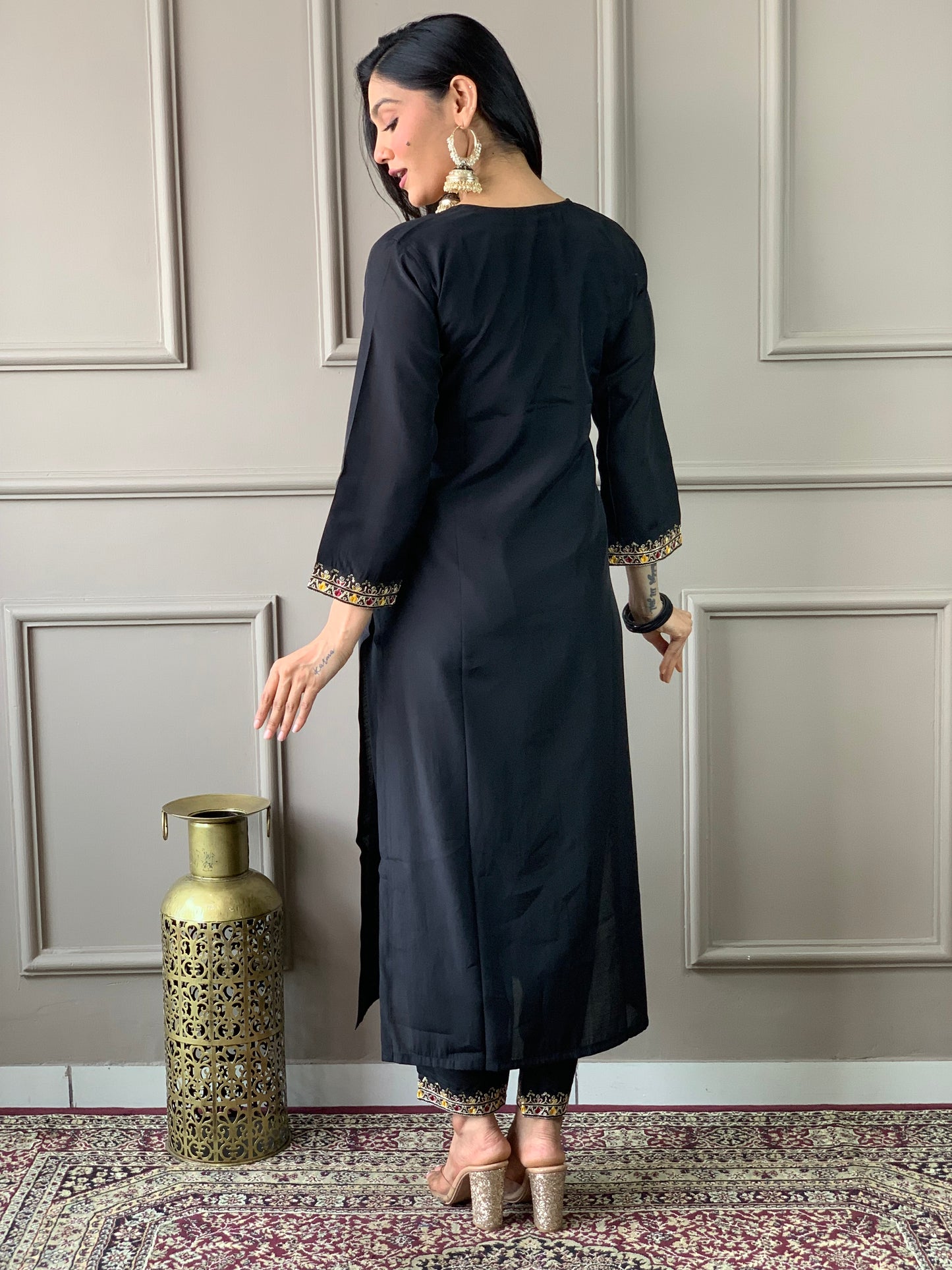 HAZEL BLACK COLOURED VISCOSE RAYON KURTA SET