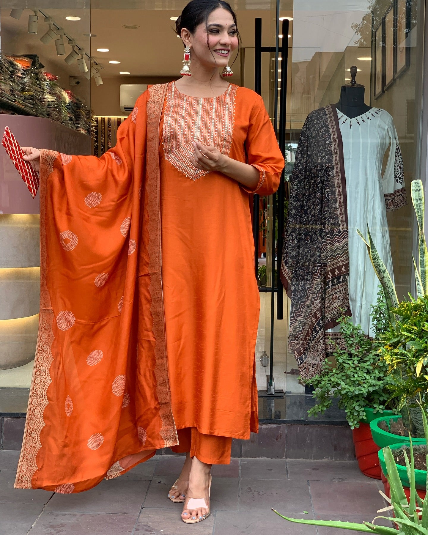 KRITVA ORANGE COLOURED WOMEN'S CHANDERI SILK KURTA SET
