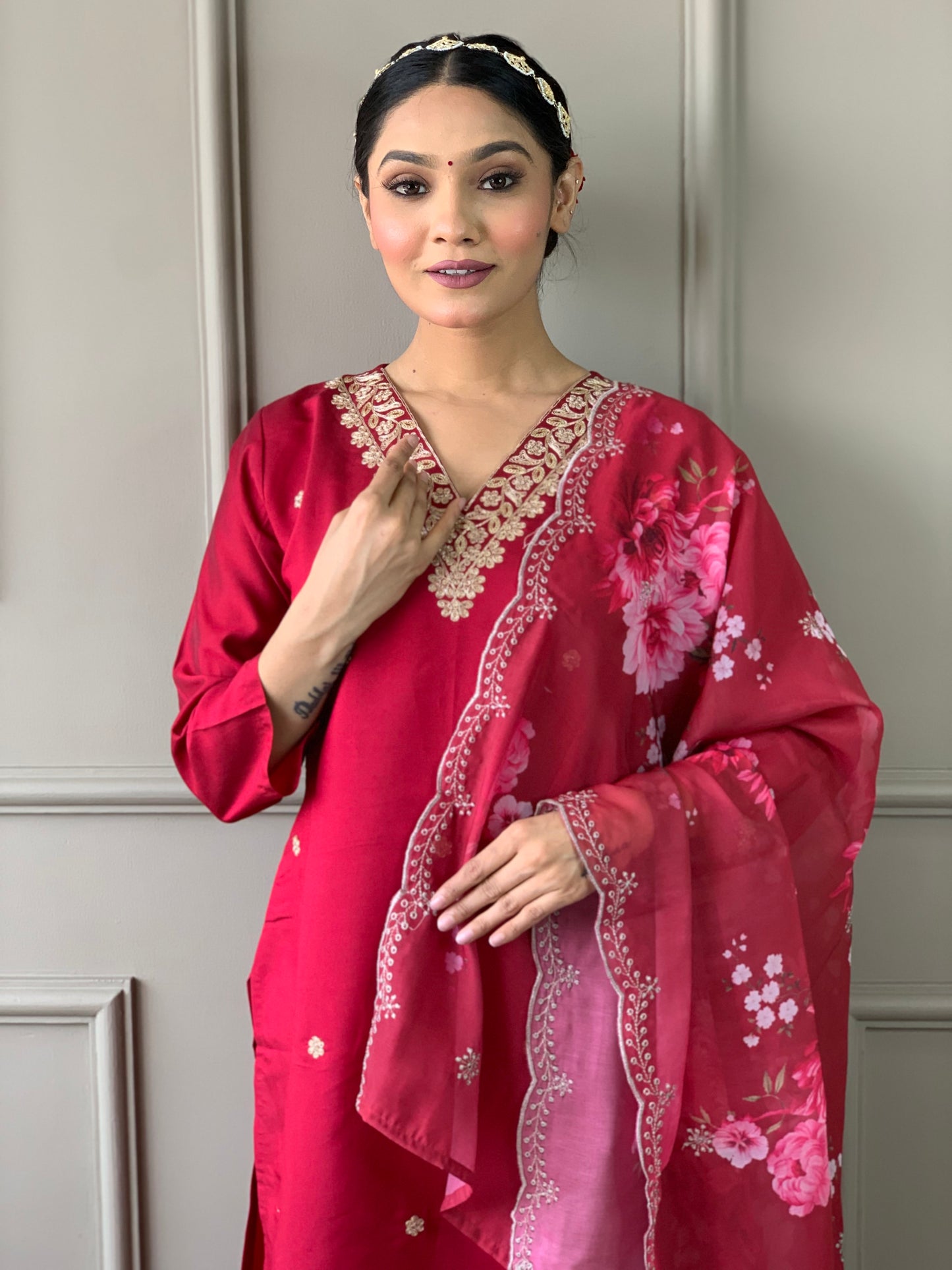LEELA PINK COLOURED WOMEN'S VISCOSE CHANDERI KURTA SET
