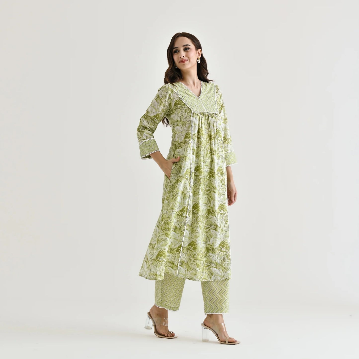 MOTI LEMON GREEN COLOURED WOMEN'S RAYON SLUB LACE WORK KURTA WITH PANT SET