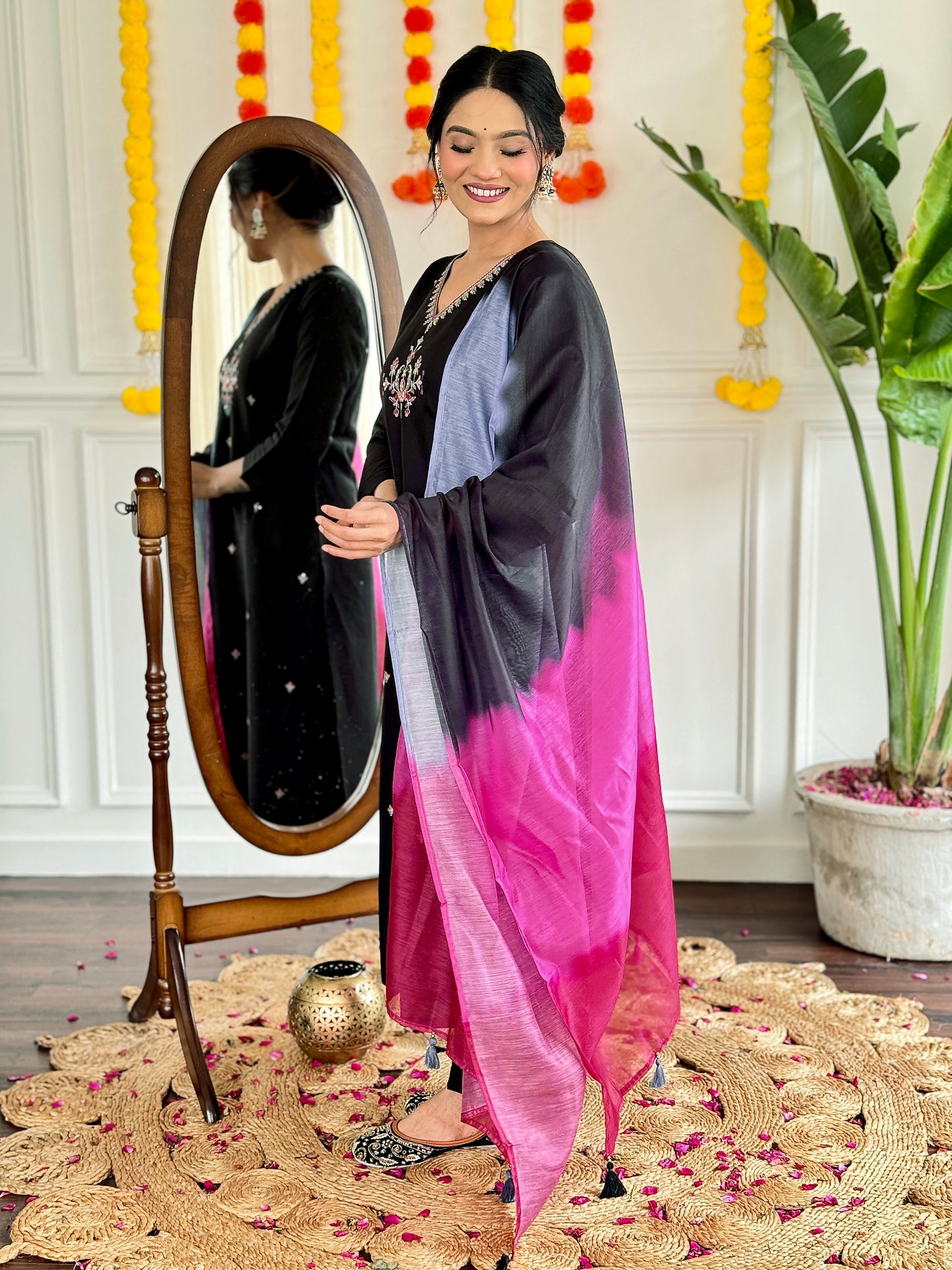 BLACK COLOURED WOMEN'S VISCOSE RAYON KURTA SET
