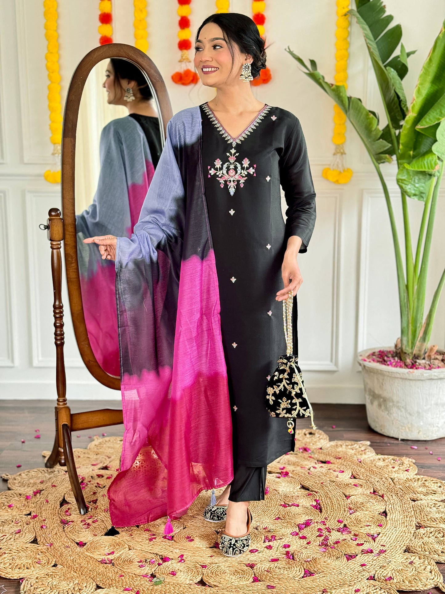 BLACK COLOURED WOMEN'S VISCOSE RAYON KURTA SET