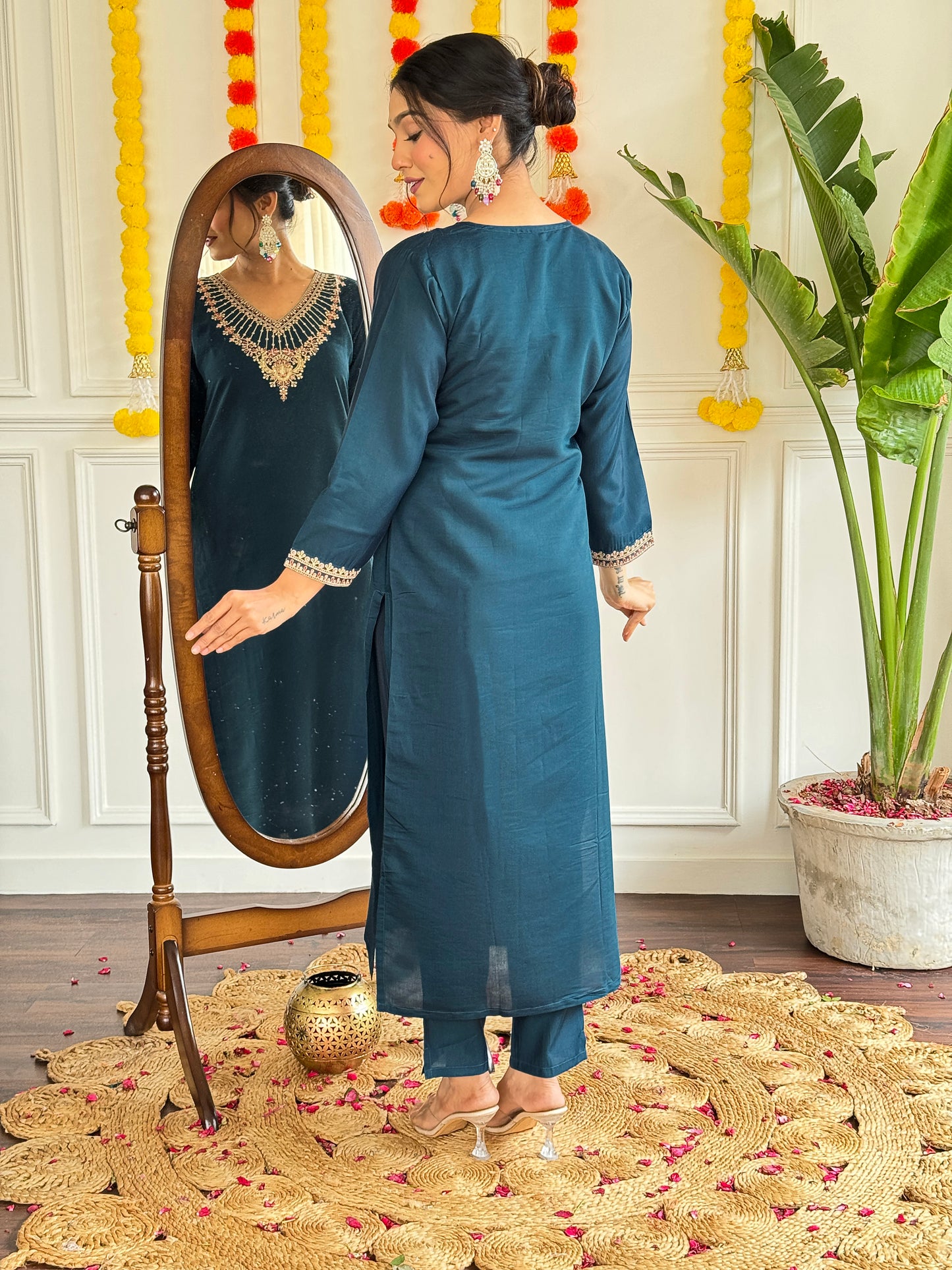 BLUE WOMEN'S VISCOSE CHANDERI KURTA SET