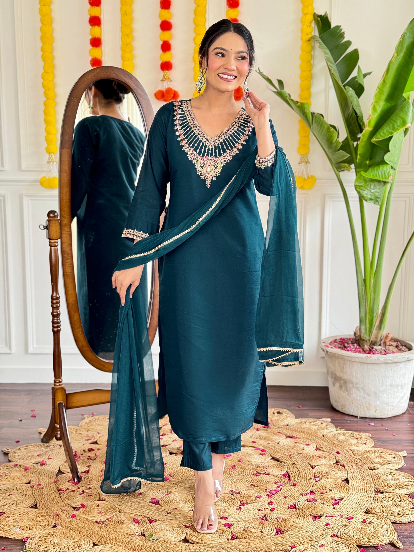 BLUE WOMEN'S VISCOSE CHANDERI KURTA SET