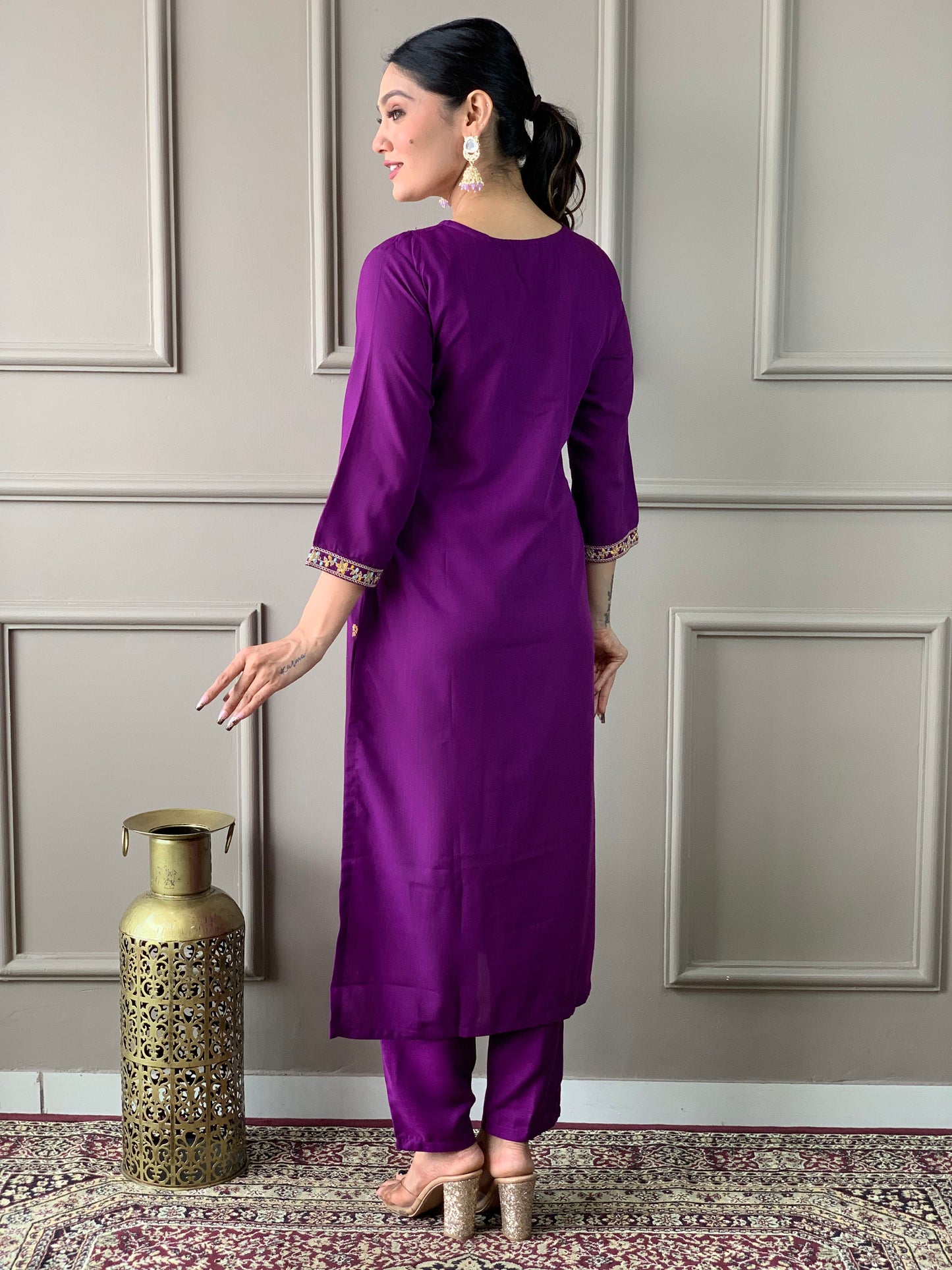 PURPLE COLOURED WOMEN'S RAYON SLUB EMBROIDERED STRAIGHT KURTA WITH PANT DUPATTA SET
