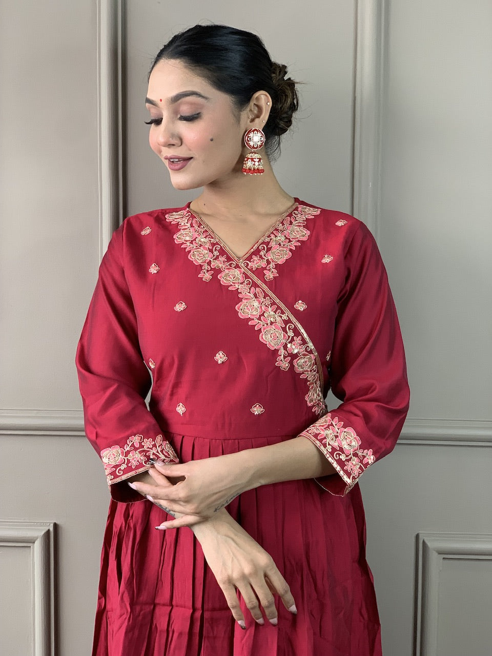 OLIVIA RED COLOURED WOMEN'S VISCOSE CHANDERI EMBROIDERY KURTA WITH PANT DUPATTA SET