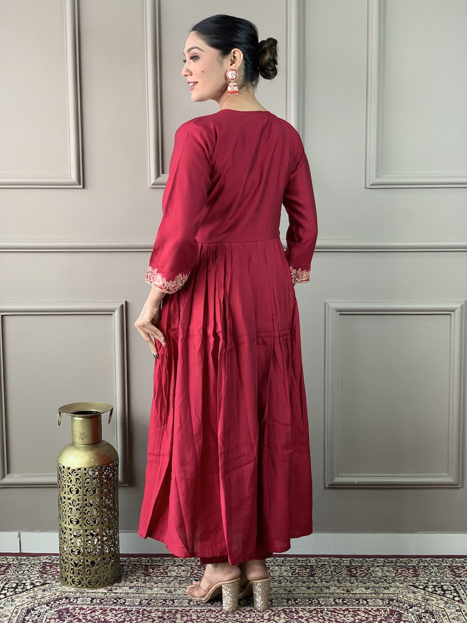 OLIVIA RED COLOURED WOMEN'S VISCOSE CHANDERI EMBROIDERY KURTA WITH PANT DUPATTA SET