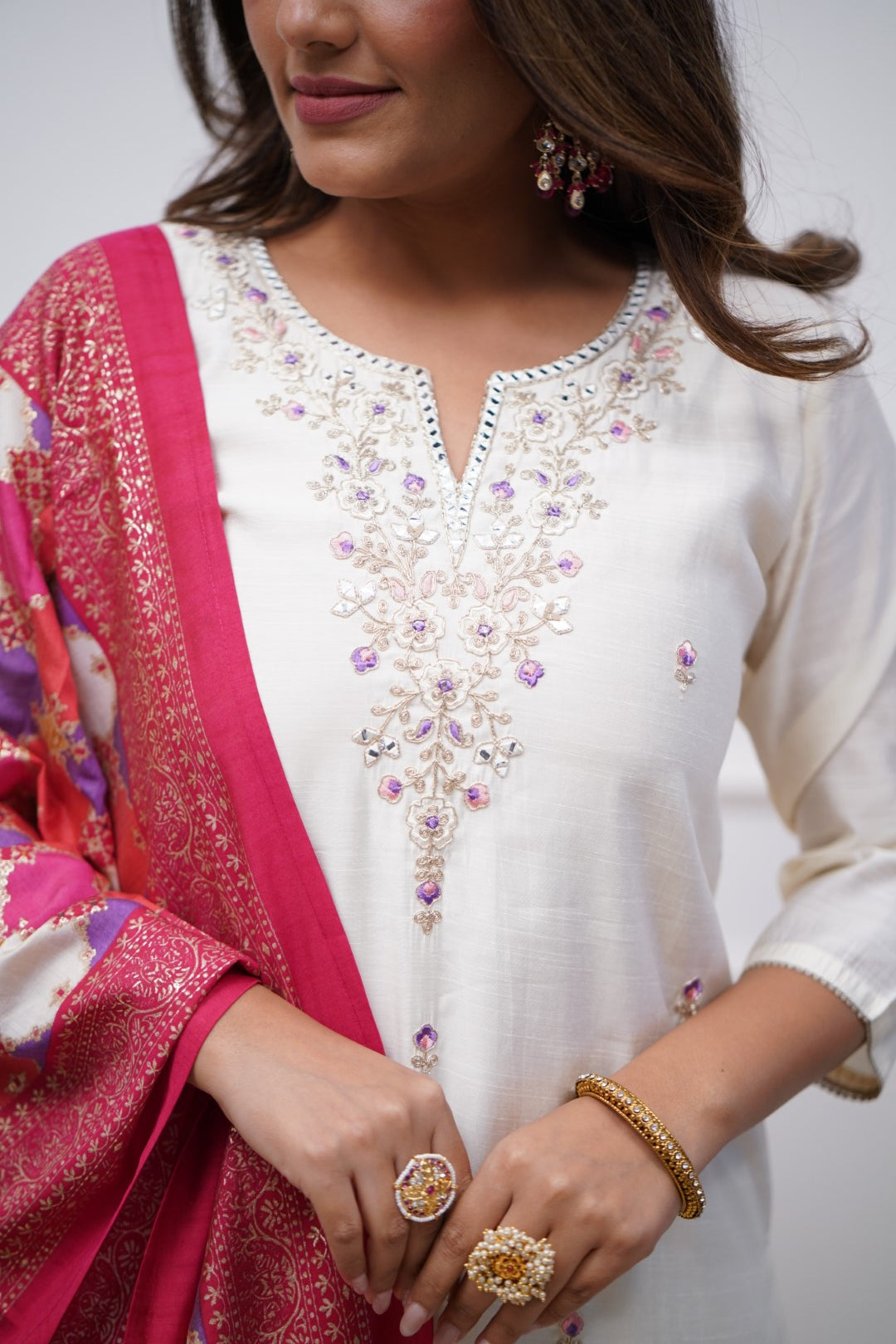 ALICE WHITE COLOURED WOMEN'S VISCOSE CHANDERI KURTA WITH PANT DUPATTA SET