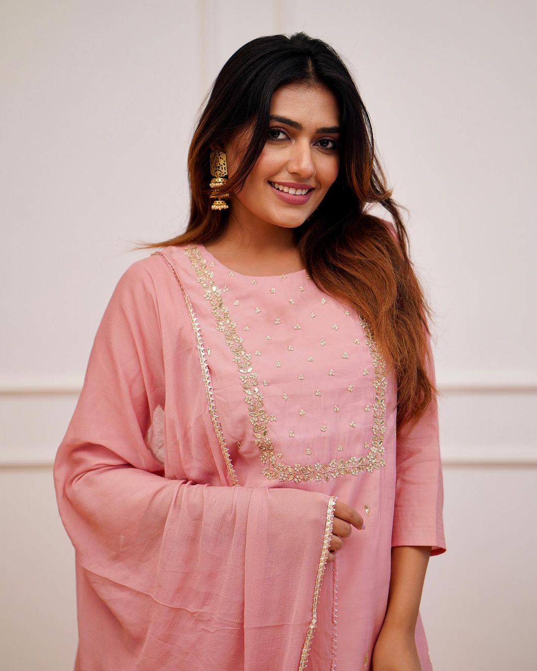 PRAGATI PINK COLOURED WOMEN'S RAYON SLUB EMBROIDERED KURTA WITH PANT DUPATTA SET