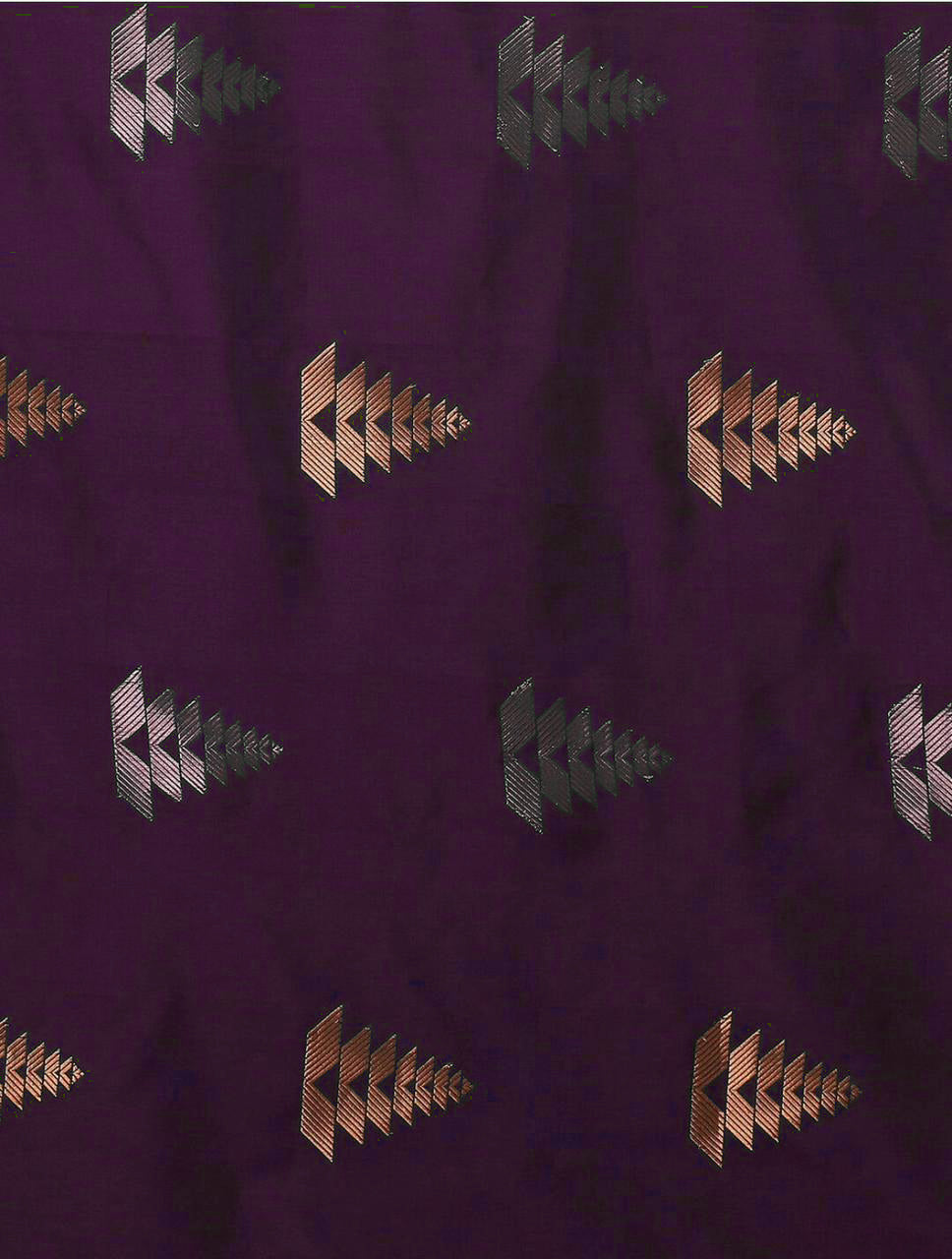 THE BANARASI SAREEIS MADE UP OF SILK THREADS WOVEN USING