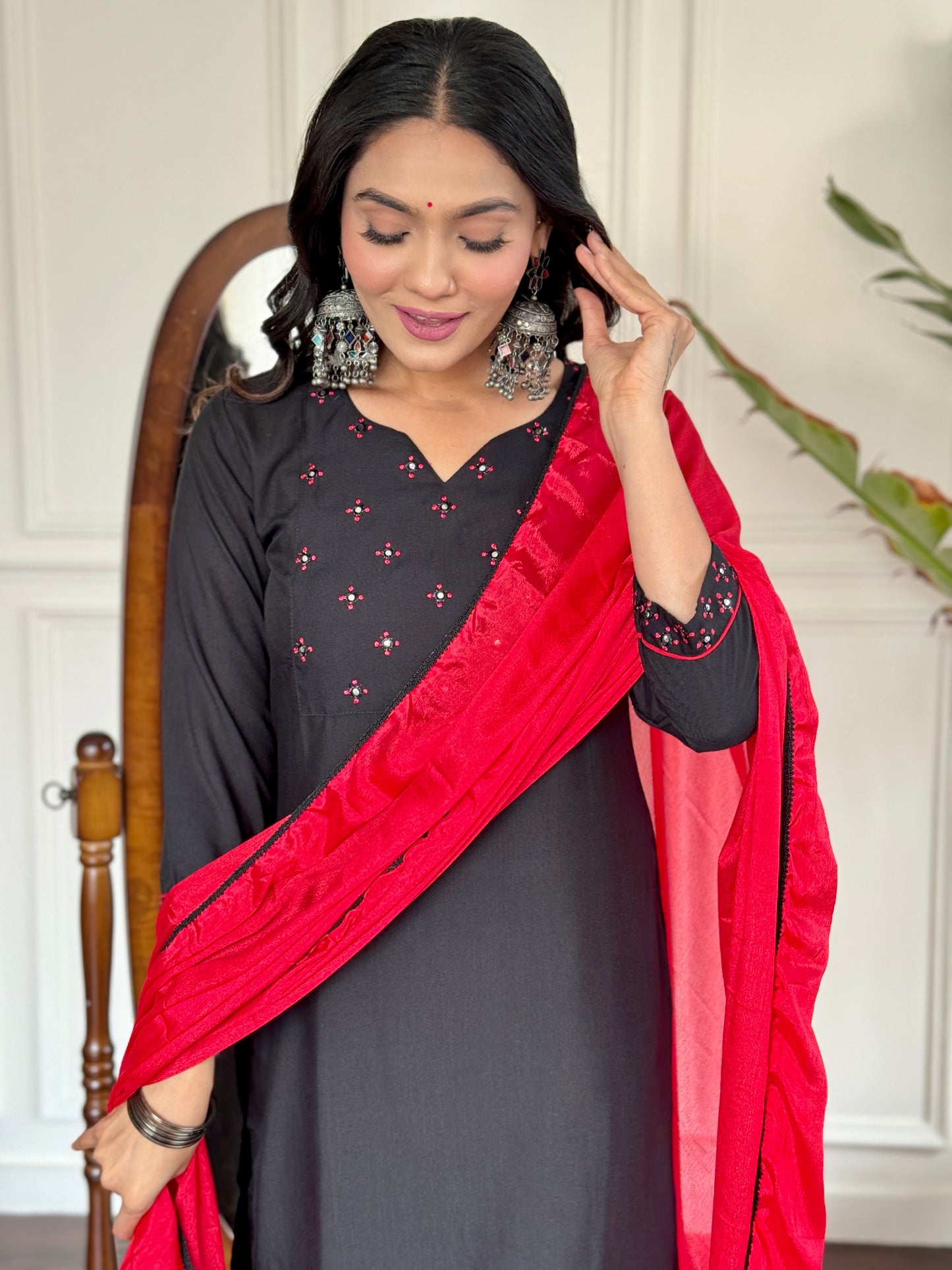 BLACK COLOURED WOMEN'S REYON SLUB EMBROIDERED KURTA WITH PANT DUPATTA SET