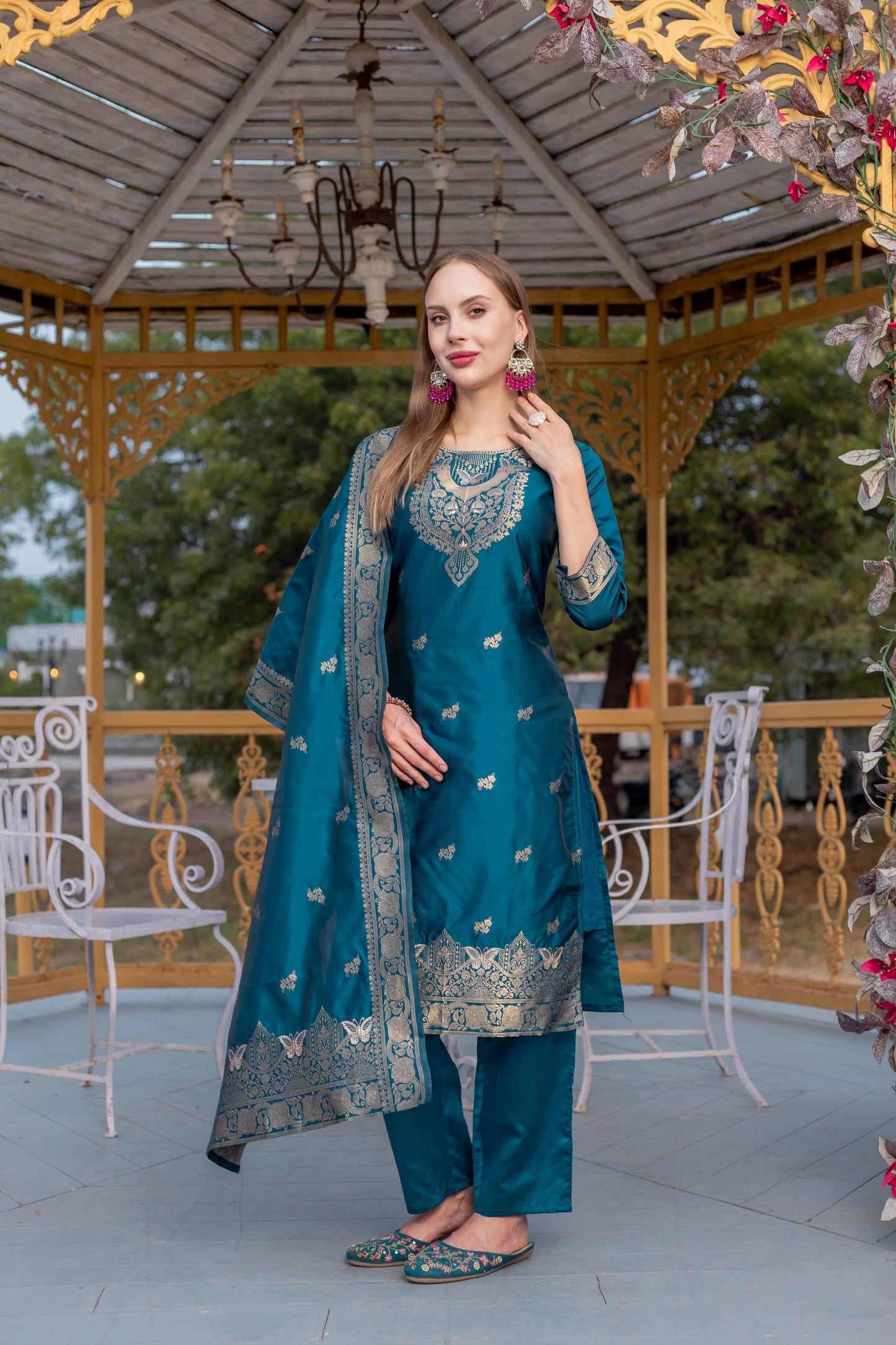 TEAL COLOURED TREDITIONAL WEAR KURTA SET