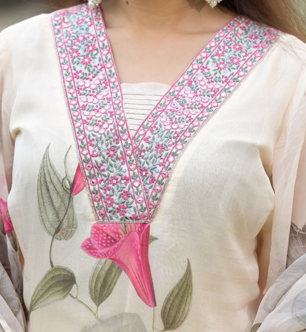 SONIKA WHITE COLOURED WOMEN'S GEORGETTE EMBROIDERED KURTA WITH PANT DUPATTA SET