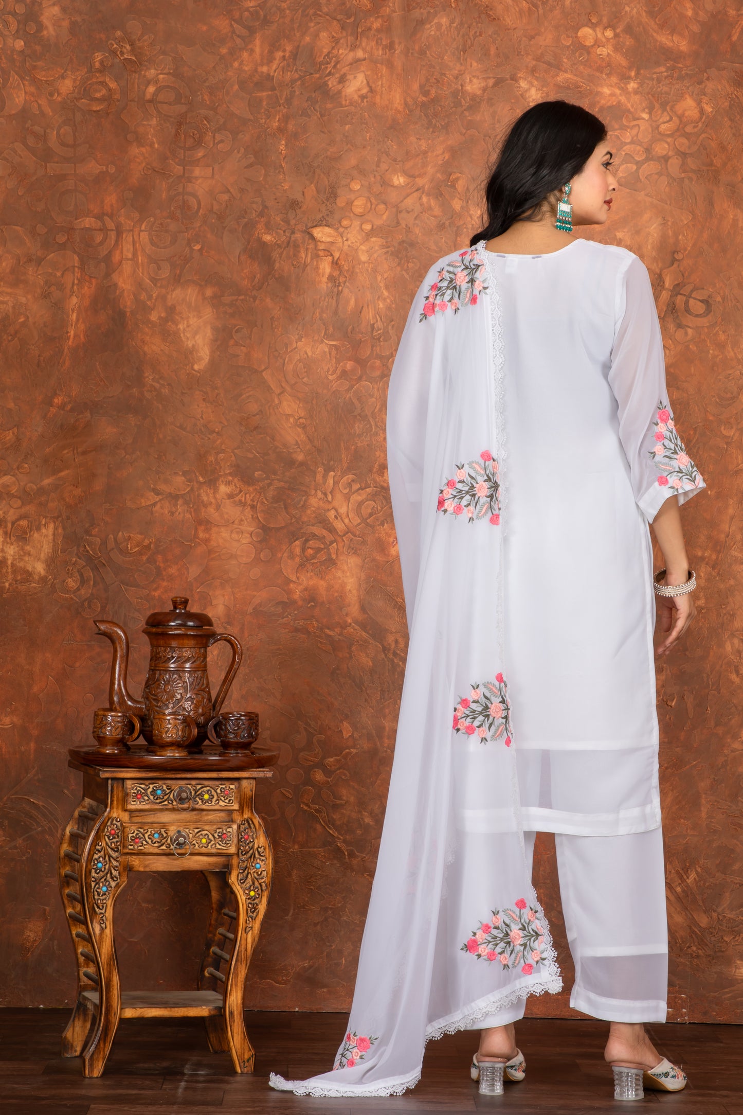 SUCHI WHITE COLOURED WOMEN'S HEAVY FAUX GEORGETTE EMBROIDERED KURTA WITH PANT DUPATTA SET