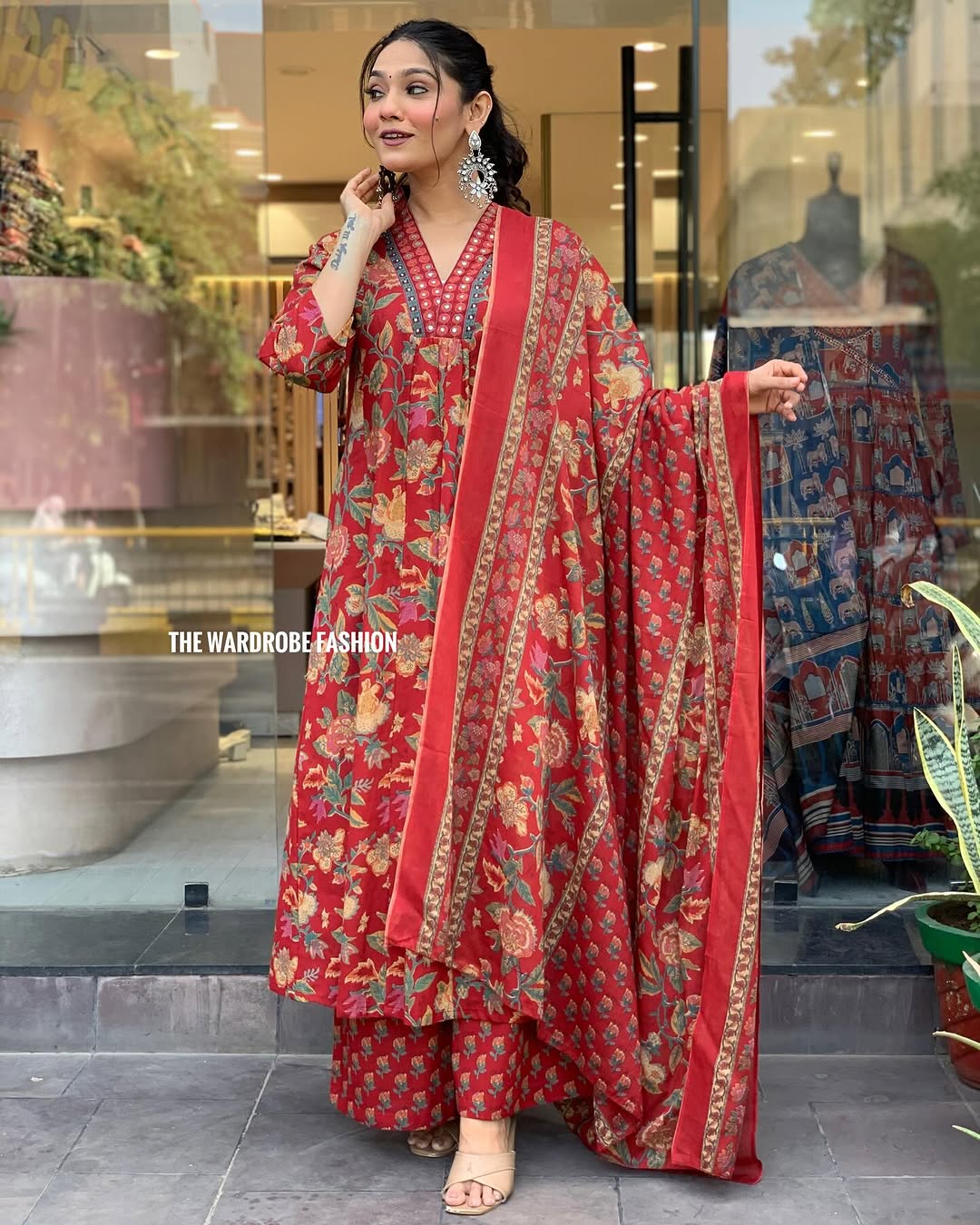 TANVI MAROON COLOURED WOMEN'S COTTON EMBROIDERED KURTA WITH PANT DUPATTA SET