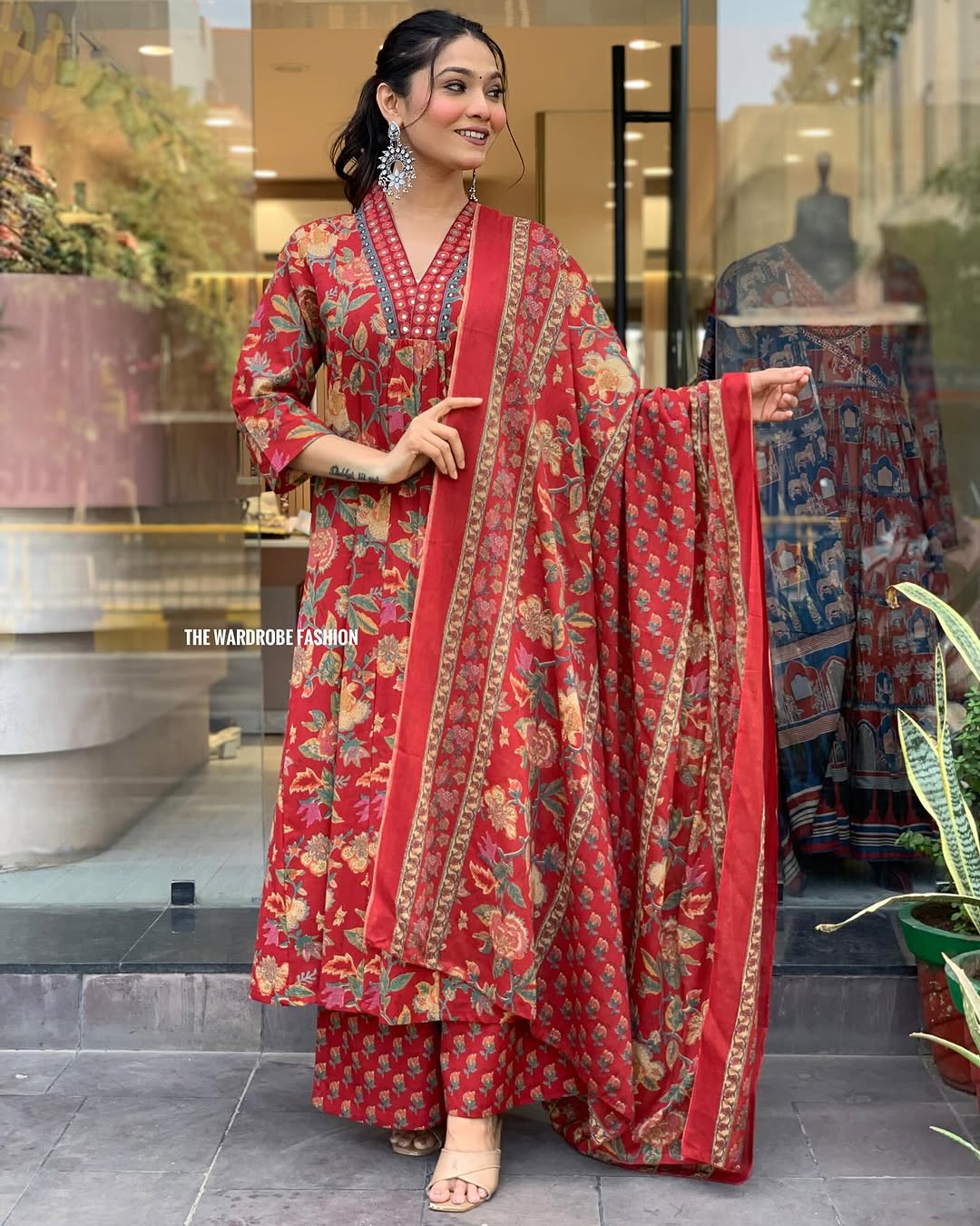 TANVI MAROON COLOURED WOMEN'S COTTON EMBROIDERED KURTA WITH PANT DUPATTA SET