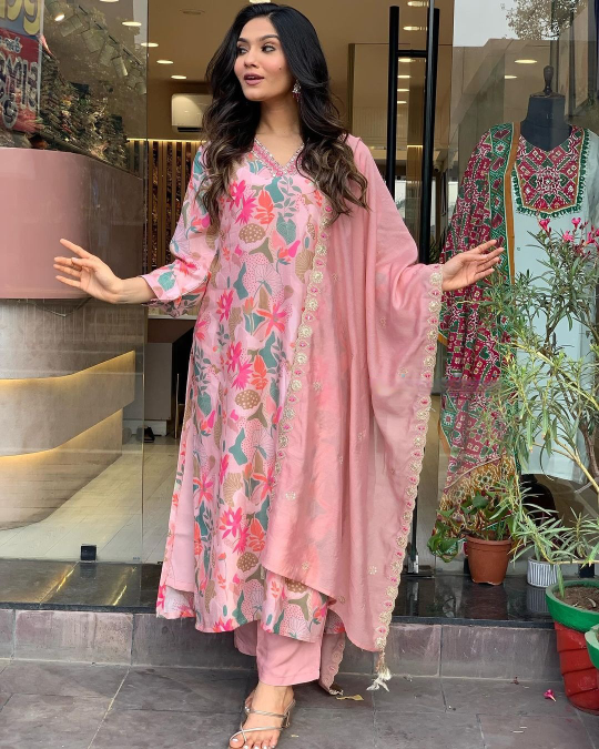 LIGHAT PINK COLOURED WOMEN'S COTTON EMBROIDERED KURTA WITH PANT DUPATTA SET