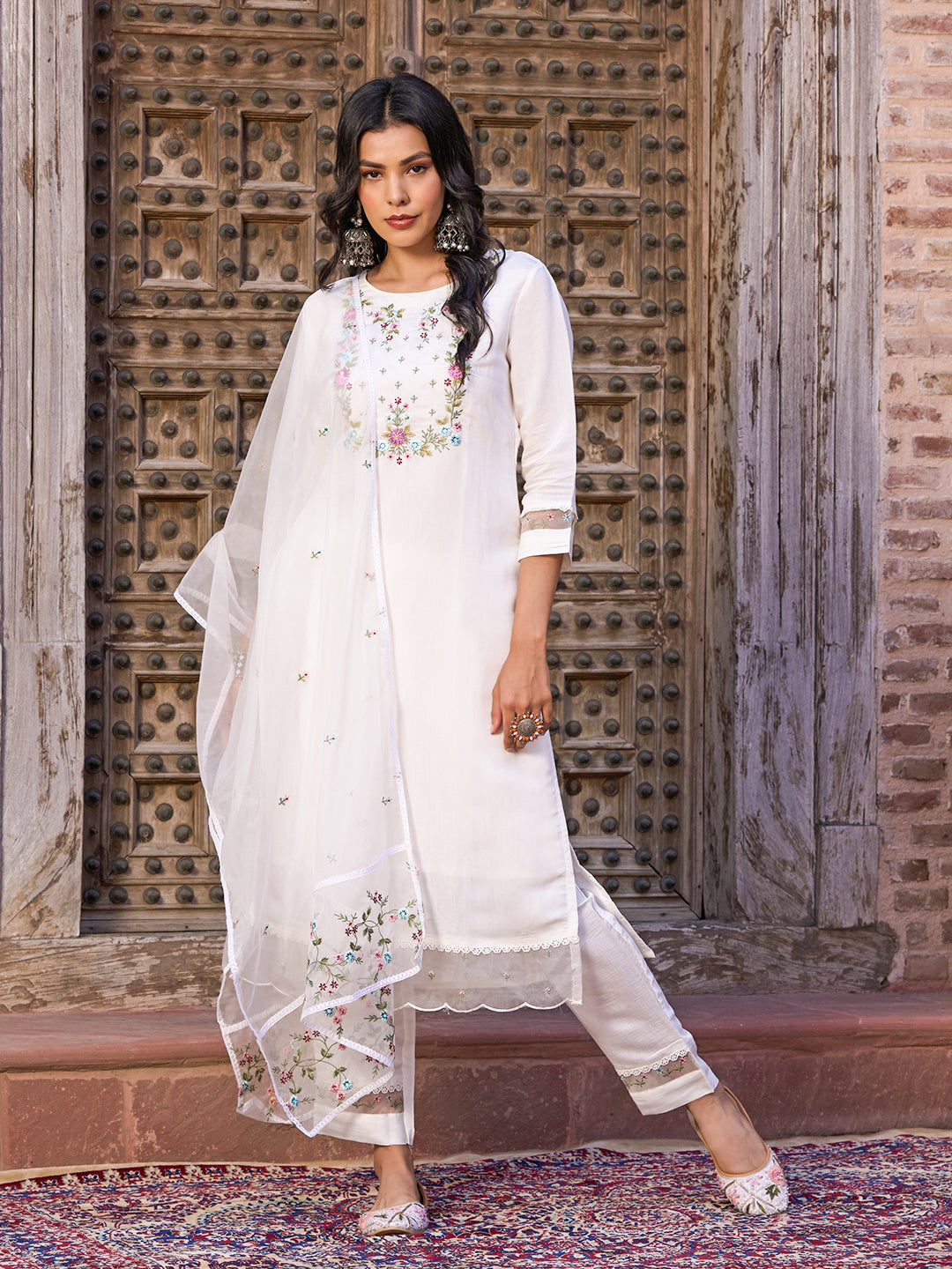 WHITE COLOURED WOMEN'S VISCOSE CHANDERI EMBROIDERED KURTA WITH PANT DUPATTA SET