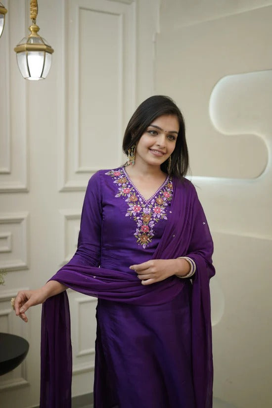 DARK PURPLE COLOURED WOMEN'S CHANDERI SILK EMBROIDERED KURTA WITH PANT DUPATTA SET