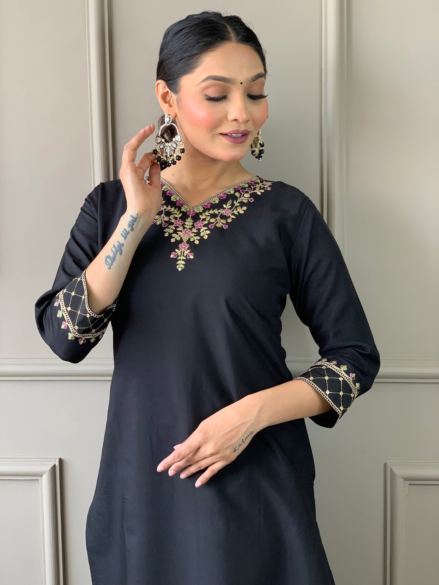 BLACK COLOURED WOMEN'S VISCOSE CHANDERI EMBROIDERED KURTA WITH PANT DUPATTA SET