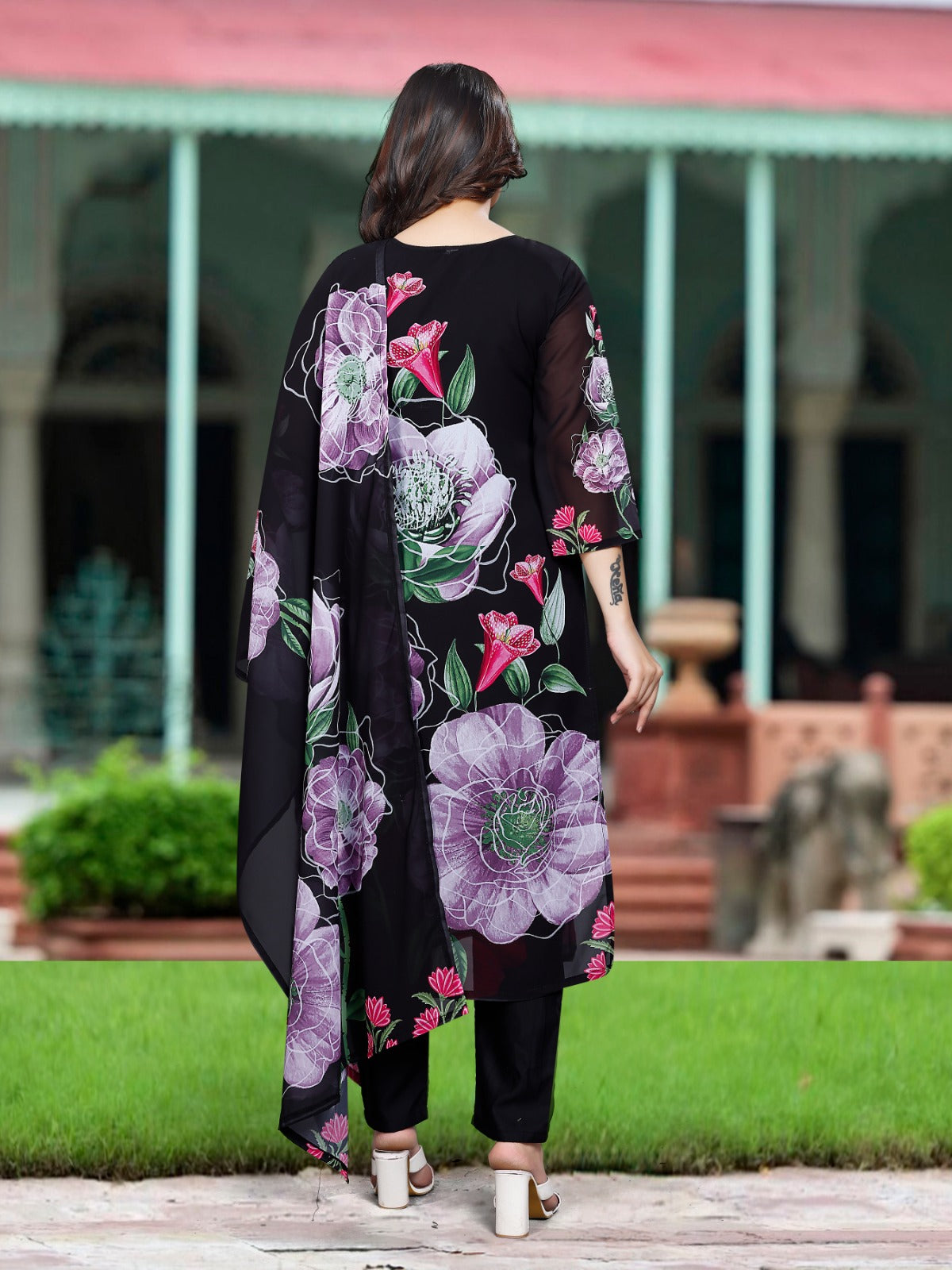 SONIKA BLACK COLOURED WOMEN'S GEORGETTE EMBROIDERED KURTA WITH PANT DUPATTA SET