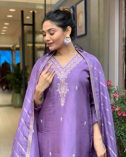 JENA LAVENDER  COLOURED  WOMEN'S VISCOSE CHANDERI KURTA WITH PANT DUPATTA  SET